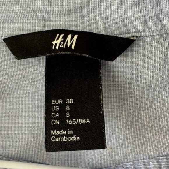 H&M, size 8, pleated blue long fitted, long sleeve button down dress shirt - Picture 7 of 8